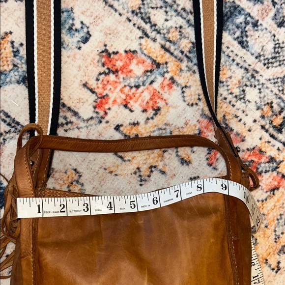 Luxurious Tan Leather Crossbody Bag - Picture 13 of 14